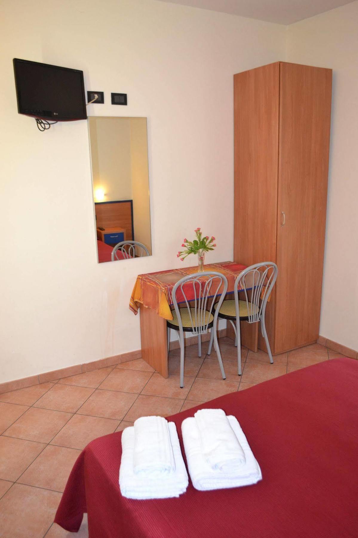 Hotel Iride Stazione Lambrate Citta Studi Milánó Kültér fotó